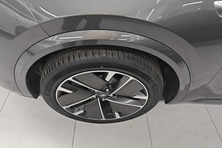 Used Li Auto L8 2025 Max Smart Refresh Edition Left Front Wheel Hub