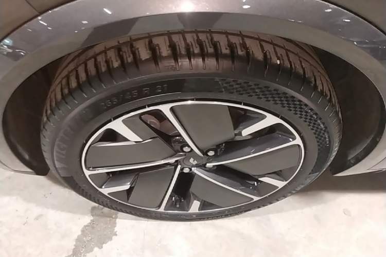 Used Li Auto L8 2025 Max Smart Refresh Edition Left Front Wheel Hub