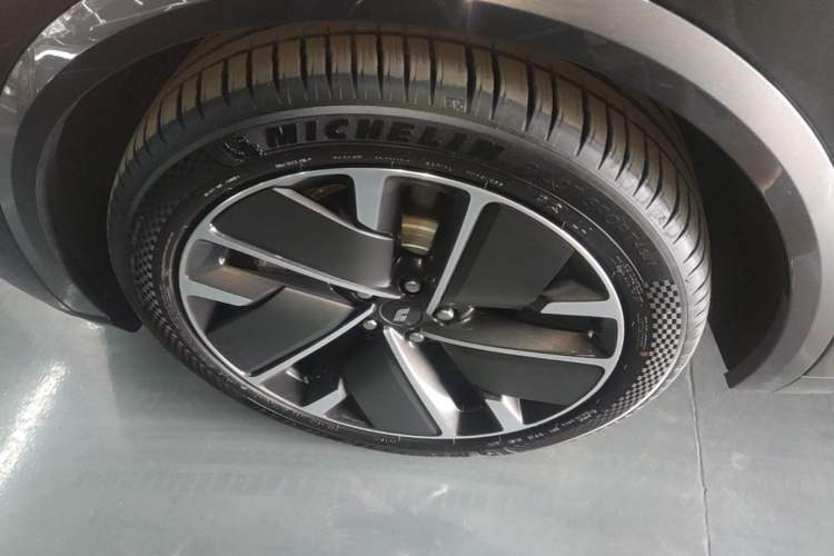 Used Li Auto L8 2025 Max Smart Refresh Edition Left Front Wheel Hub