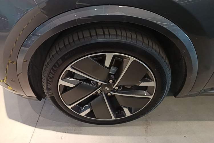 Used Li Auto L8 2025 Max Smart Refresh Edition Left Front Wheel Hub