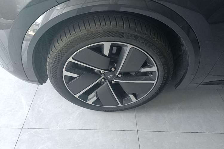 Used Li Auto L8 2025 Ultra Smart Refreshed Edition Left Front Wheel Hub