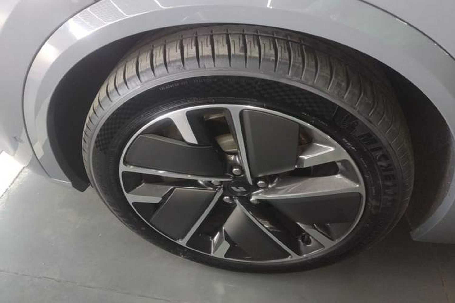Used Li Auto L8 2025 Ultra Smart Refreshed Edition Left Front Wheel Hub