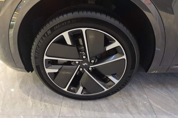 Used Li Auto L8 2025 Max Smart Refresh Edition Left Front Wheel Hub