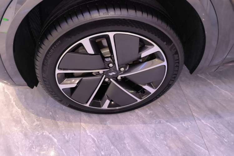 Used Li Auto L8 2025 Max Smart Refresh Edition Left Front Wheel Hub