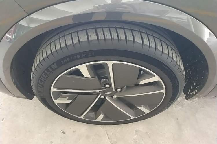 Used Li Auto L8 2025 Max Smart Refresh Edition Left Front Wheel Hub