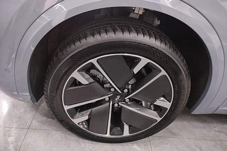 Used Li Auto L8 2025 Max Smart Refresh Edition Left Front Wheel Hub