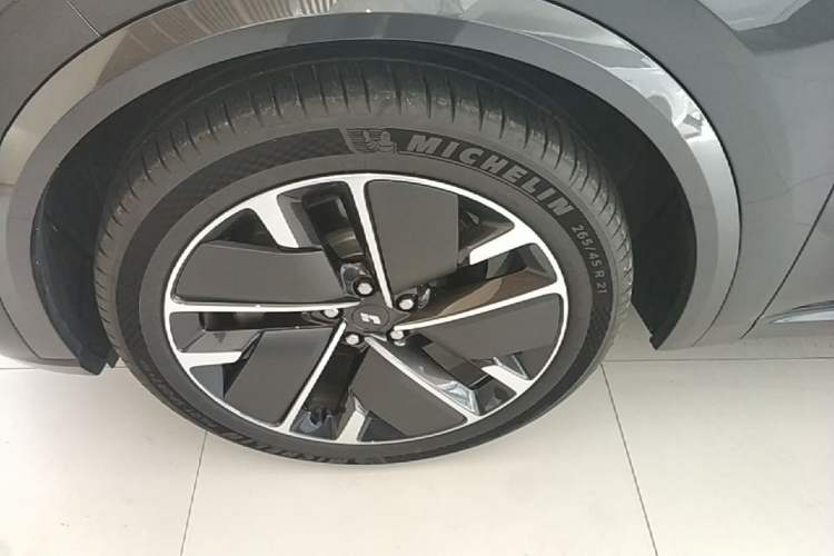 Used Li Auto L8 2025 Max Smart Refresh Edition Left Front Wheel Hub