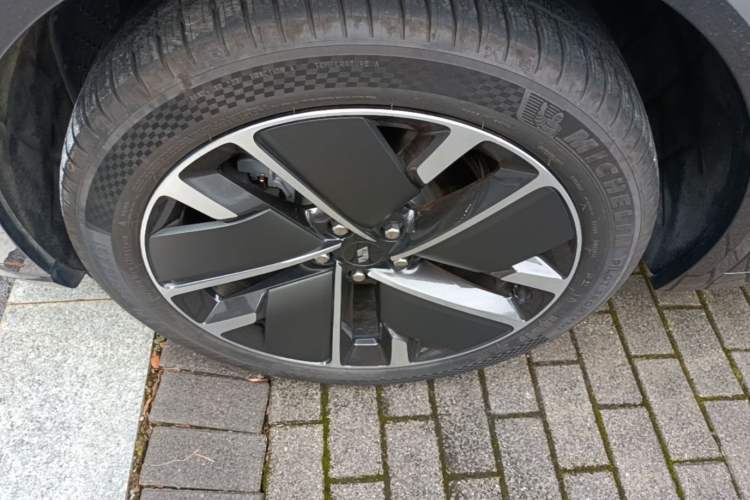 Used Li Auto L8 2025 Max Smart Refresh Edition Left Front Wheel Hub