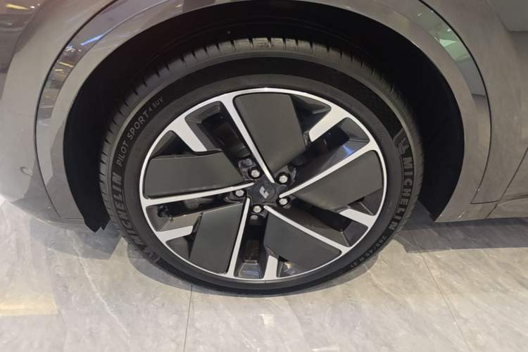 Used Li Auto L8 2025 Max Smart Refresh Edition Left Front Wheel Hub