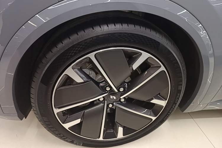 Used Li Auto L8 2025 Max Smart Refresh Edition Left Front Wheel Hub