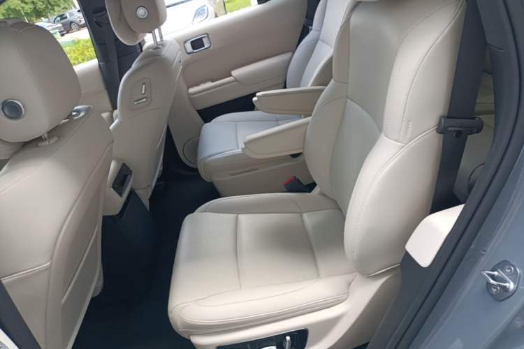 Used Li Auto L8 2025 Max Smart Refresh Edition Left Rear Seat
