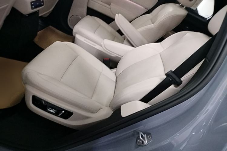 Used Li Auto L8 2025 Max Smart Refresh Edition Left Rear Seat