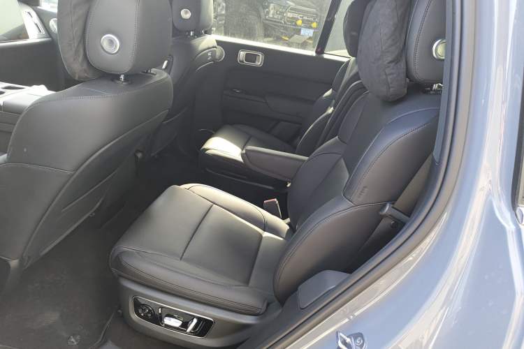 Used Li Auto L8 2025 Ultra Smart Refreshed Edition Left Rear Seat