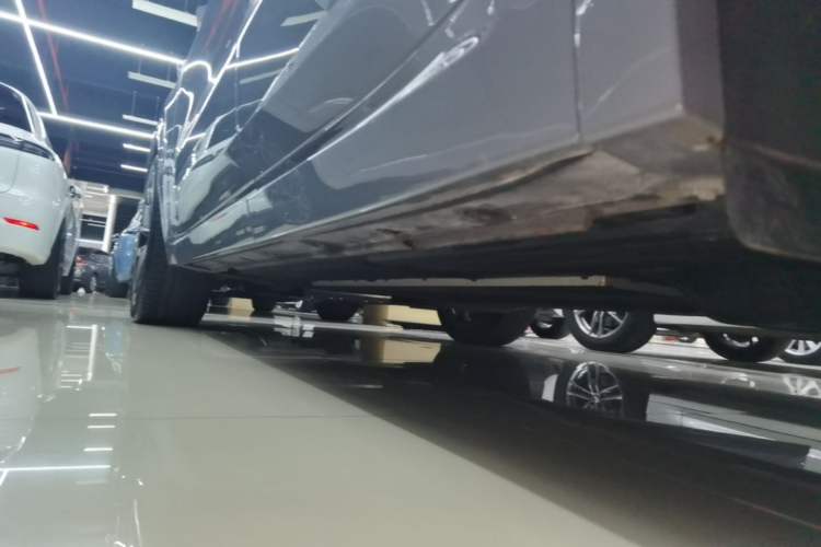Used Li Auto L8 2025 Ultra Smart Refreshed Edition Left Side Sill