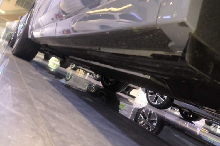 Used Li Auto L8 2025 Ultra Smart Refreshed Edition Left Side Sill