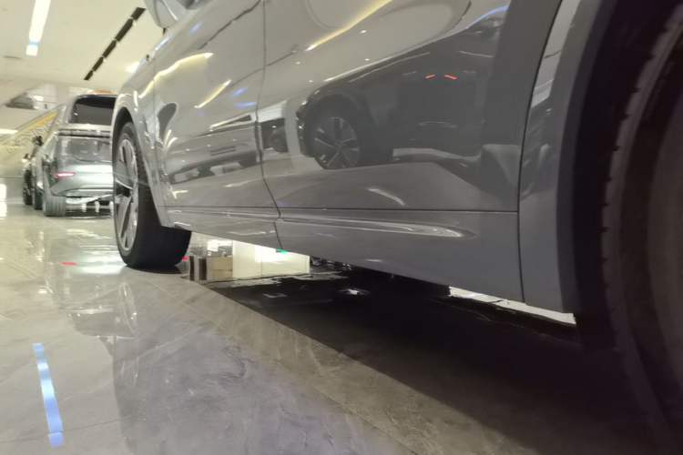Used Li Auto L8 2025 Max Smart Refresh Edition Left Side Sill