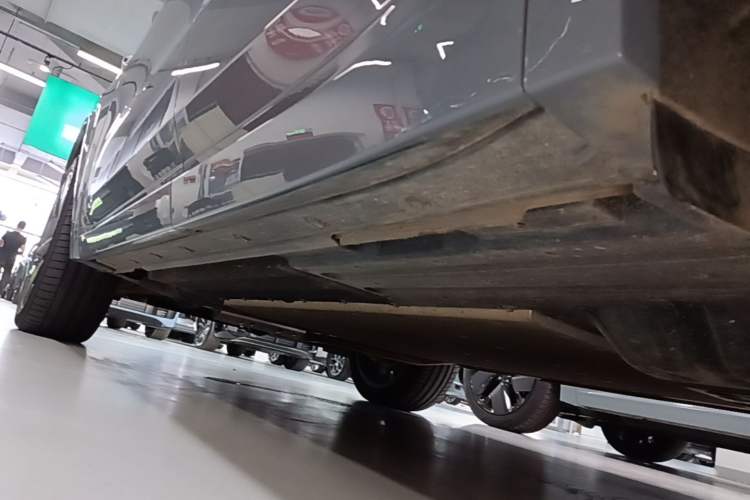 Used Li Auto L8 2025 Ultra Smart Refreshed Edition Left Side Sill