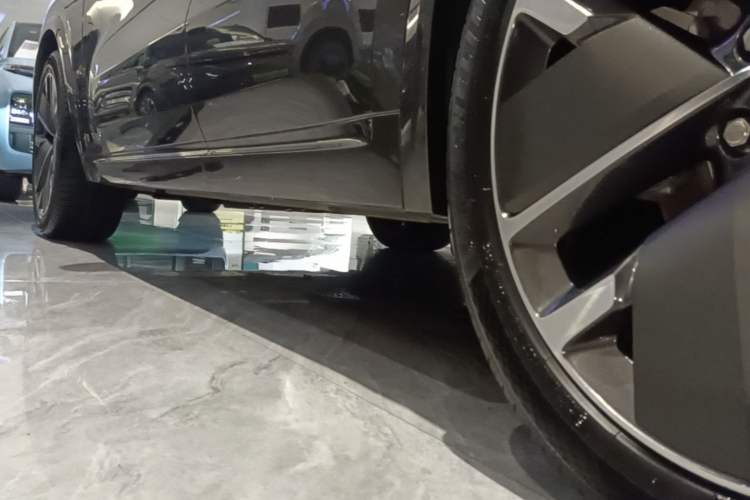Used Li Auto L8 2025 Max Smart Refresh Edition Left Side Sill