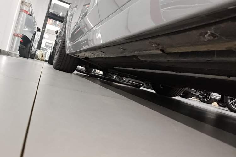 Used Li Auto L8 2025 Pro Smart Refresh Edition Left Side Sill