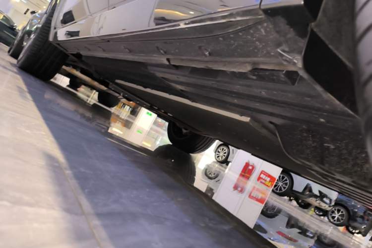 Used Li Auto L8 2025 Max Smart Refresh Edition Left Side Sill