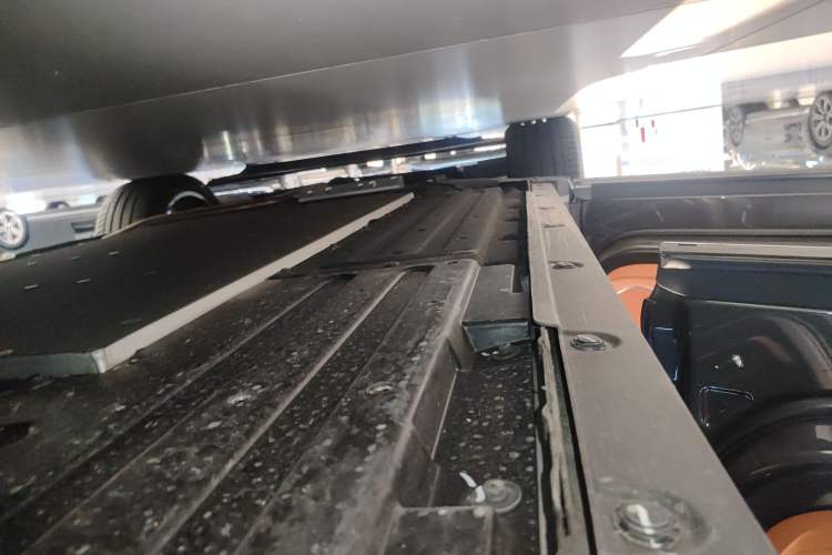 Used Li Auto L8 2025 Ultra Smart Refreshed Edition Left Side Sill