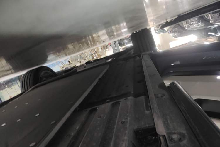 Used Li Auto L8 2025 Ultra Smart Refreshed Edition Left Side Sill