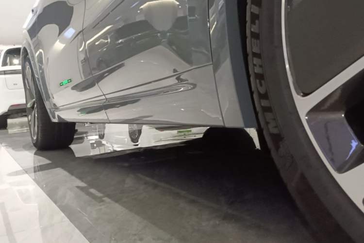 Used Li Auto L8 2025 Max Smart Refresh Edition Left Side Sill