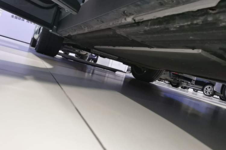 Used Li Auto L8 2025 Ultra Smart Refreshed Edition Left Side Sill