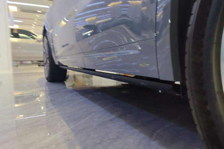 Used Li Auto L8 2025 Ultra Smart Refreshed Edition Left Side Sill