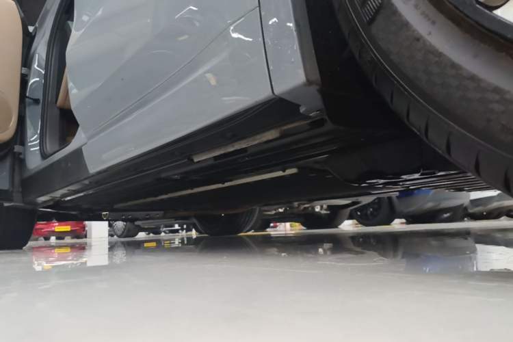 Used Li Auto L8 2025 Pro Smart Refresh Edition Left Side Sill