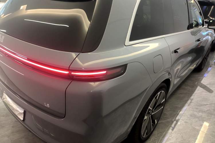 Used Li Auto L8 2025 Max Smart Refresh Edition Rear Right 45 Deg
