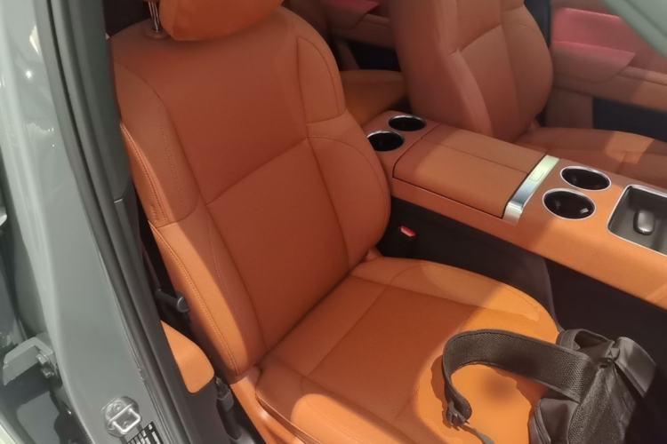Used Li Auto L8 2025 Max Smart Refresh Edition Right Front Seat