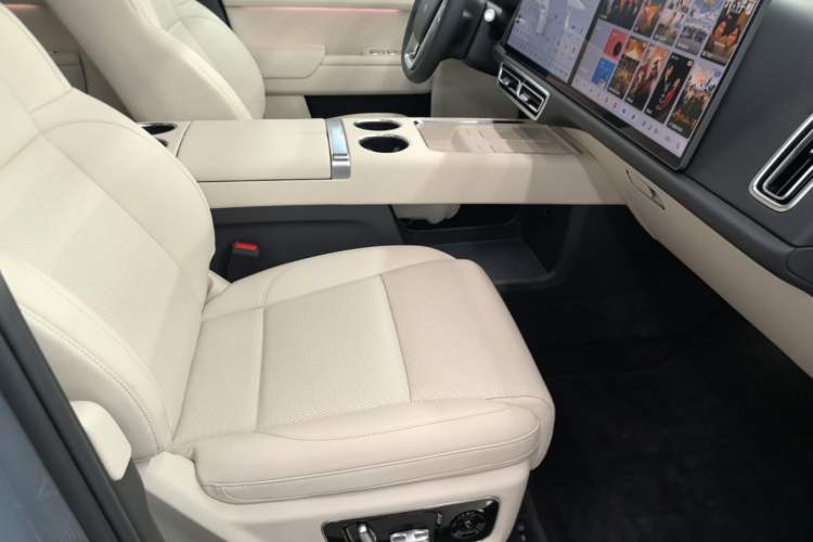 Used Li Auto L8 2025 Ultra Smart Refreshed Edition Right Front Seat