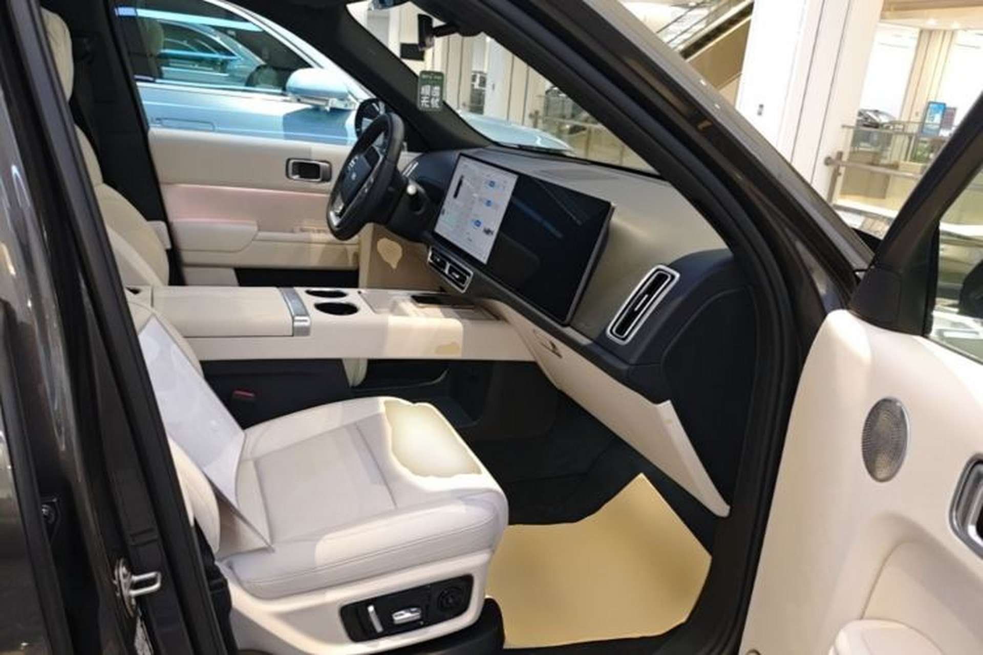 Used Li Auto L8 2025 Max Smart Refresh Edition Right Front Seat