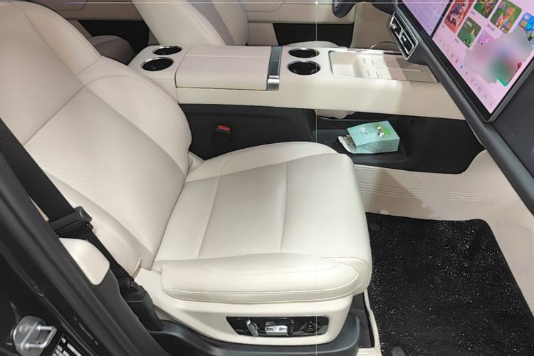 Used Li Auto L8 2025 Max Smart Refresh Edition Right Front Seat