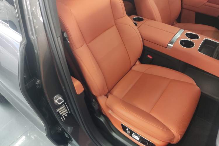 Used Li Auto L8 2025 Max Smart Refresh Edition Right Front Seat