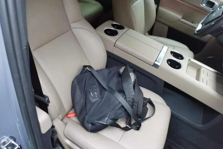 Used Li Auto L8 2025 Ultra Smart Refreshed Edition Right Front Seat