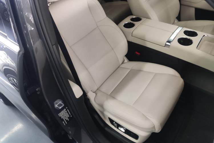 Used Li Auto L8 2025 Max Smart Refresh Edition Right Front Seat