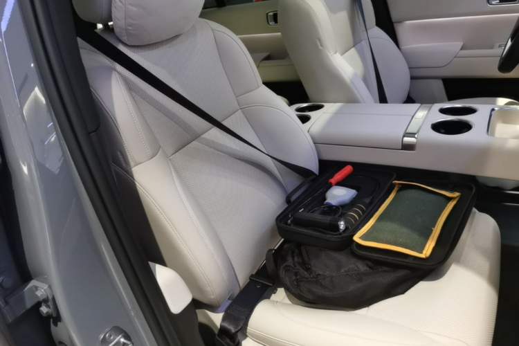 Used Li Auto L8 2025 Ultra Smart Refreshed Edition Right Front Seat