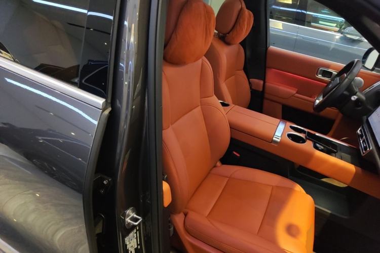 Used Li Auto L8 2025 Max Smart Refresh Edition Right Front Seat
