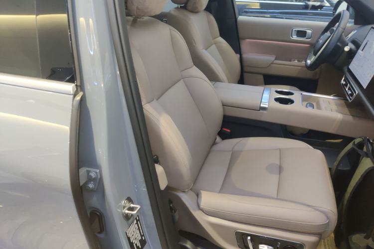 Used Li Auto L8 2025 Ultra Smart Refreshed Edition Right Front Seat