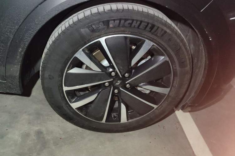 Used Li Auto L8 2025 Max Smart Refresh Edition Right Front Wheel Hub