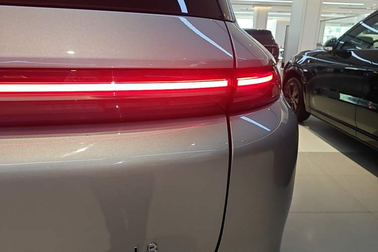 Used Li Auto L8 2025 Max Smart Refresh Edition Right Rear Taillight