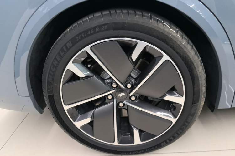 Used Li Auto L8 2025 Ultra Smart Refreshed Edition Right Rear Wheel Hub