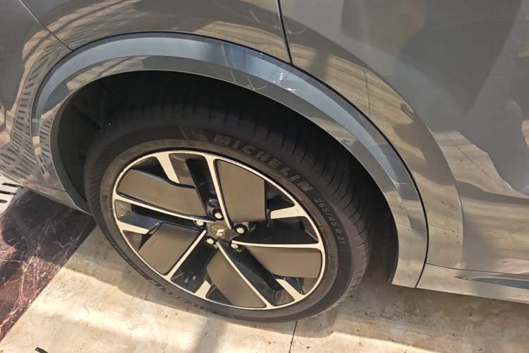 Used Li Auto L8 2025 Ultra Smart Refreshed Edition Right Rear Wheel Hub