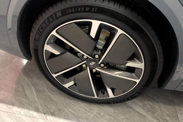 Used Li Auto L8 2025 Max Smart Refresh Edition Right Rear Wheel Hub