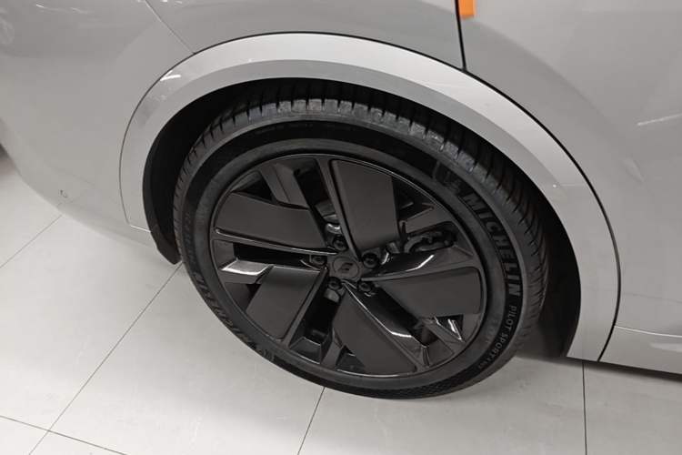 Used Li Auto L8 2025 Pro Smart Refresh Edition Right Rear Wheel Hub