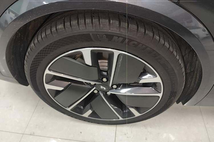 Used Li Auto L8 2025 Max Smart Refresh Edition Right Rear Wheel Hub