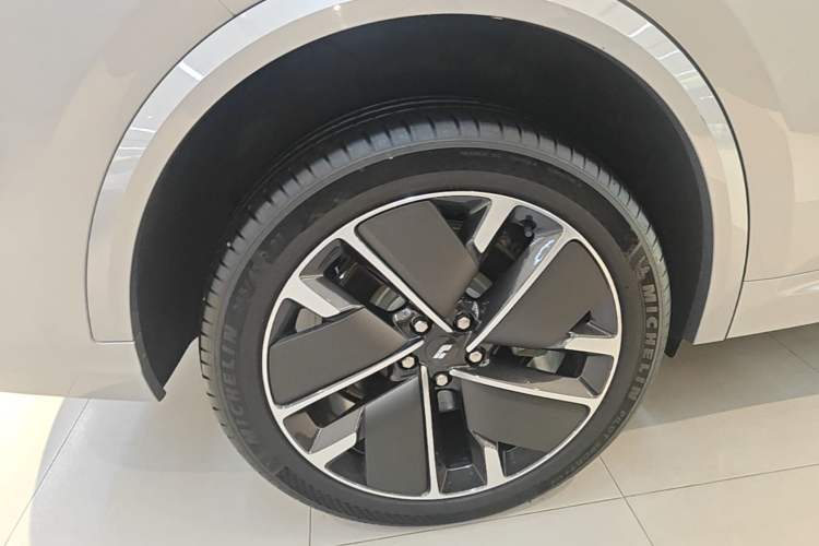 Used Li Auto L8 2025 Max Smart Refresh Edition Right Rear Wheel Hub