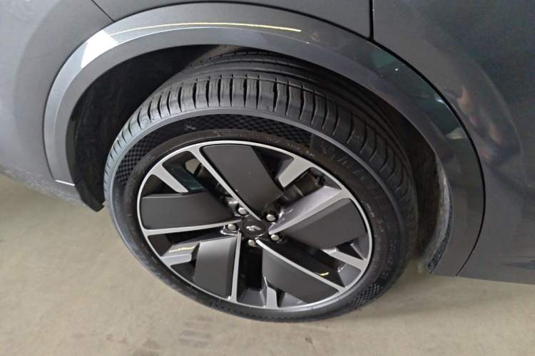 Used Li Auto L8 2025 Max Smart Refresh Edition Right Rear Wheel Hub
